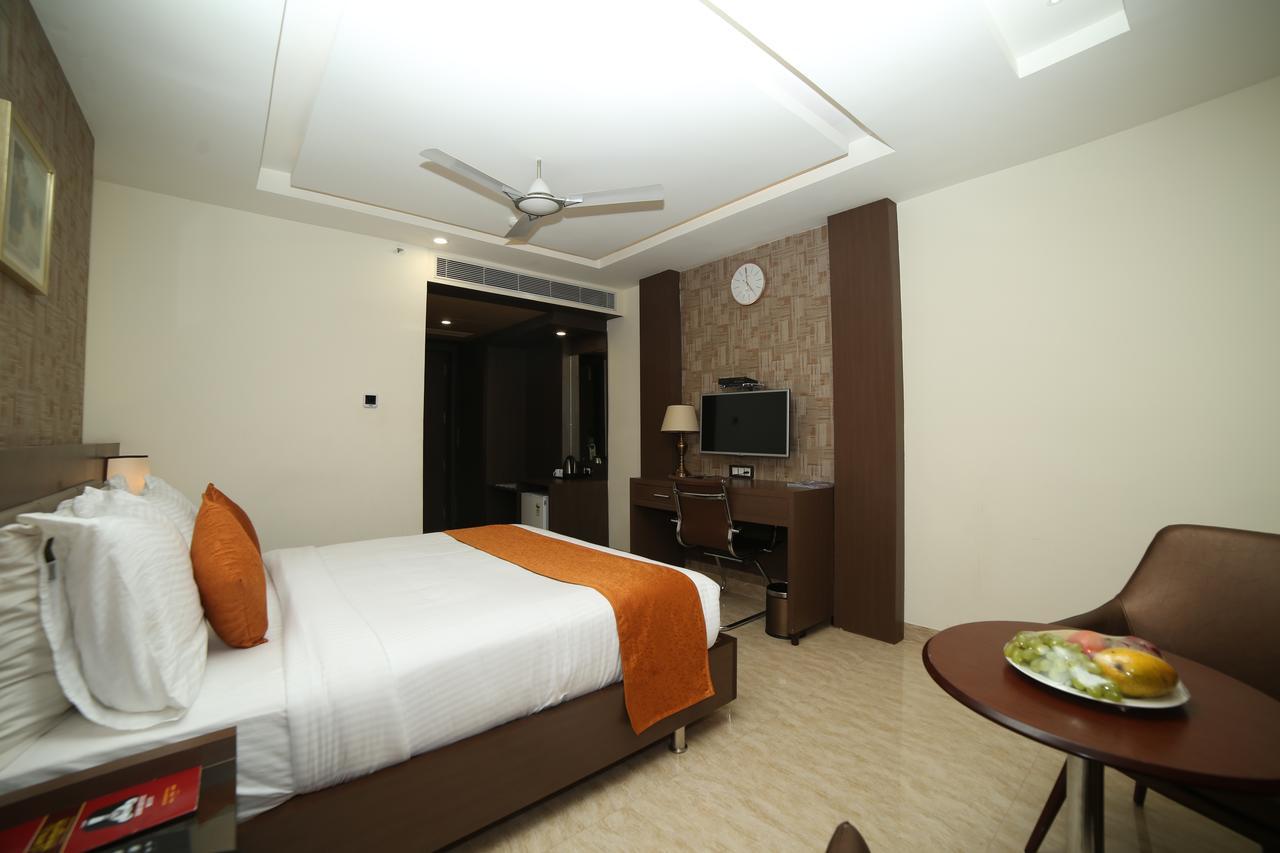 Hotel Indraprasttha Vijayawāda Extérieur photo